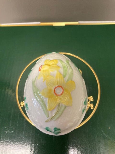 Belleek Pottery Cover Egg Box with Daffodils