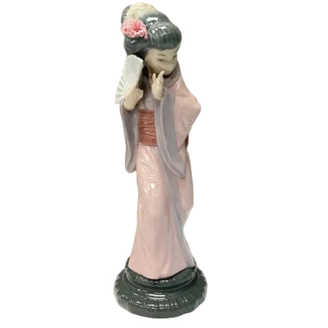 Lladro Japonesita Timida Chrysanthemum