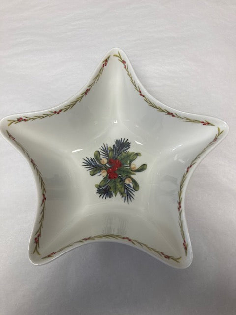 Aynsley Mistletoe and Holly Star Dish