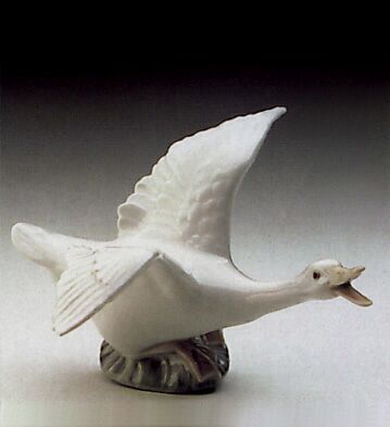 Lladro Goose Taking Flight